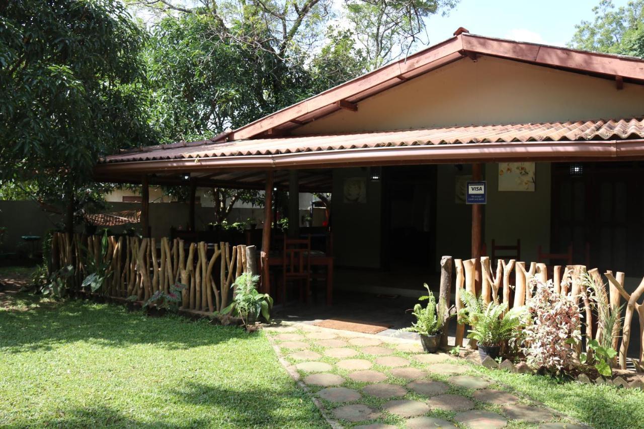 Thal Sewana Home Stay Sigiriya Exterior foto