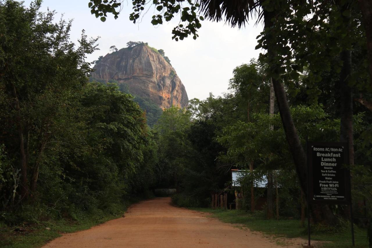 Thal Sewana Home Stay Sigiriya Exterior foto